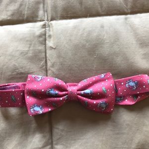 Boys Vineyard Vines crab bow tie